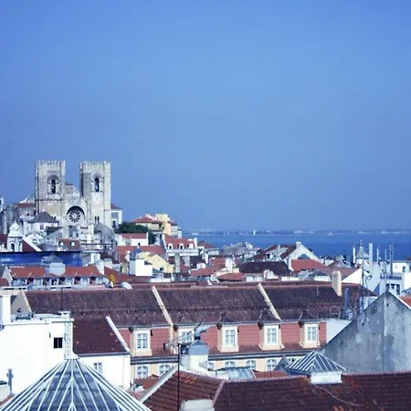 Traveling To Chiado Апартаменты *