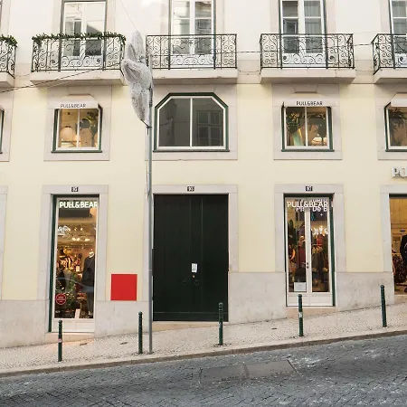 Апартаменты Traveling To Chiado *